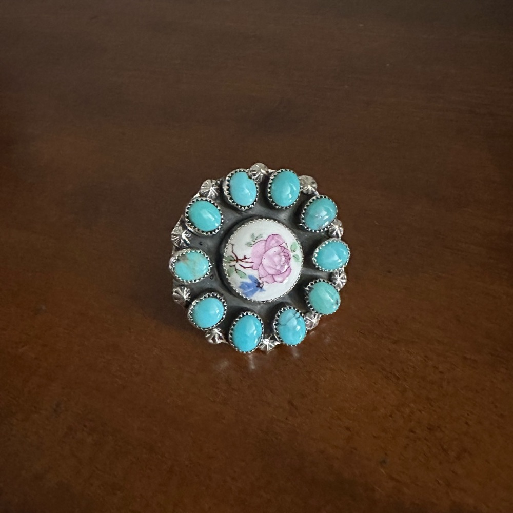 Solid sterling flower ring